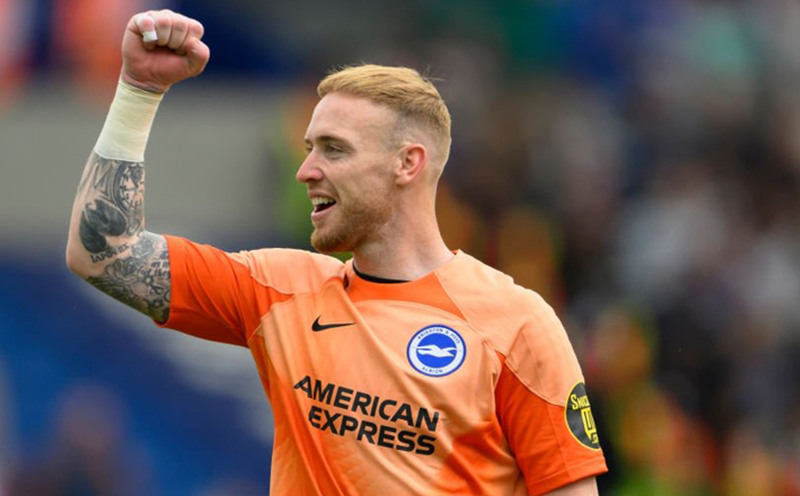 Jason Steele – Linh hồn thầm lặng trong khung gỗ Brighton